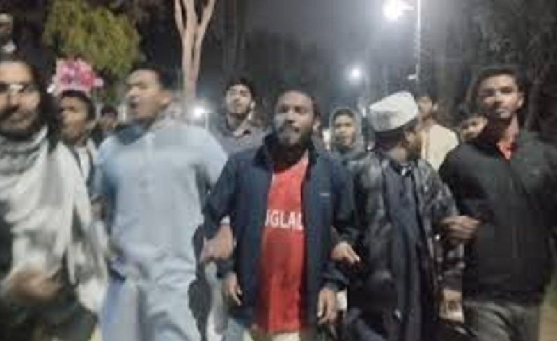 জুম্মা জাবের ও রাকসু জিএস আম্মারের ওপর গুলির প্রতিবাদে উত্তাল রাবি